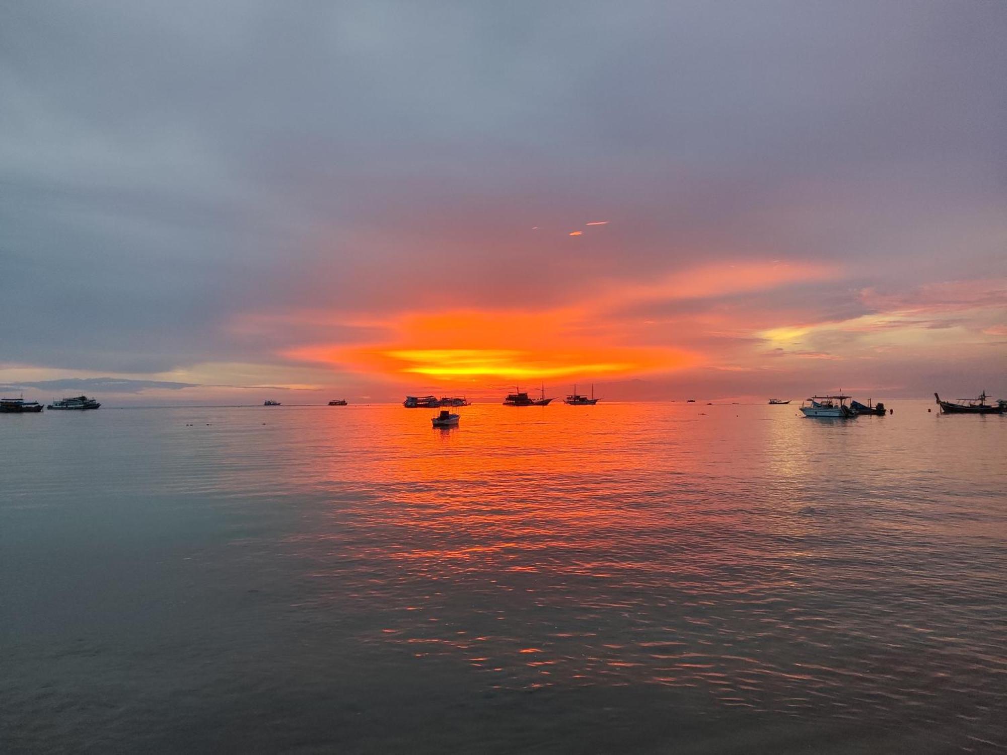 Rockstar Hotel & Bar Koh Tao Exterior photo